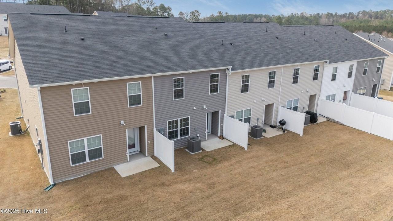 2309 Gracie Ln - Photo 6 of 47