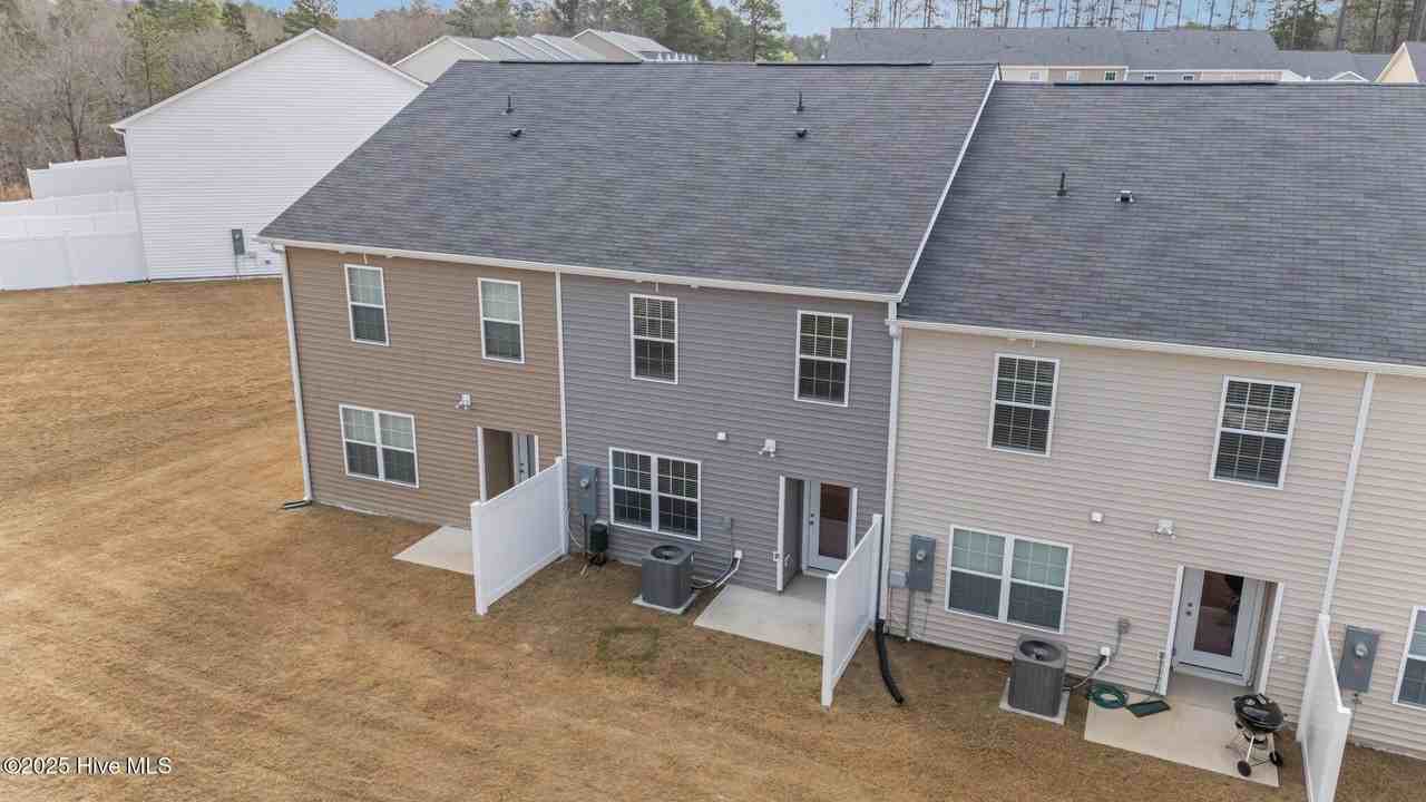2309 Gracie Ln - Photo 7 of 47
