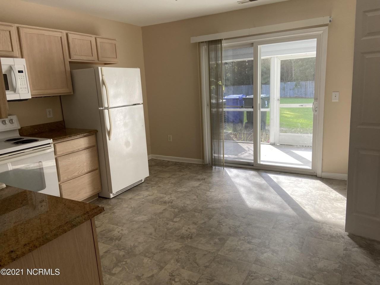 803 Courtyard W - Photo 5 of 12