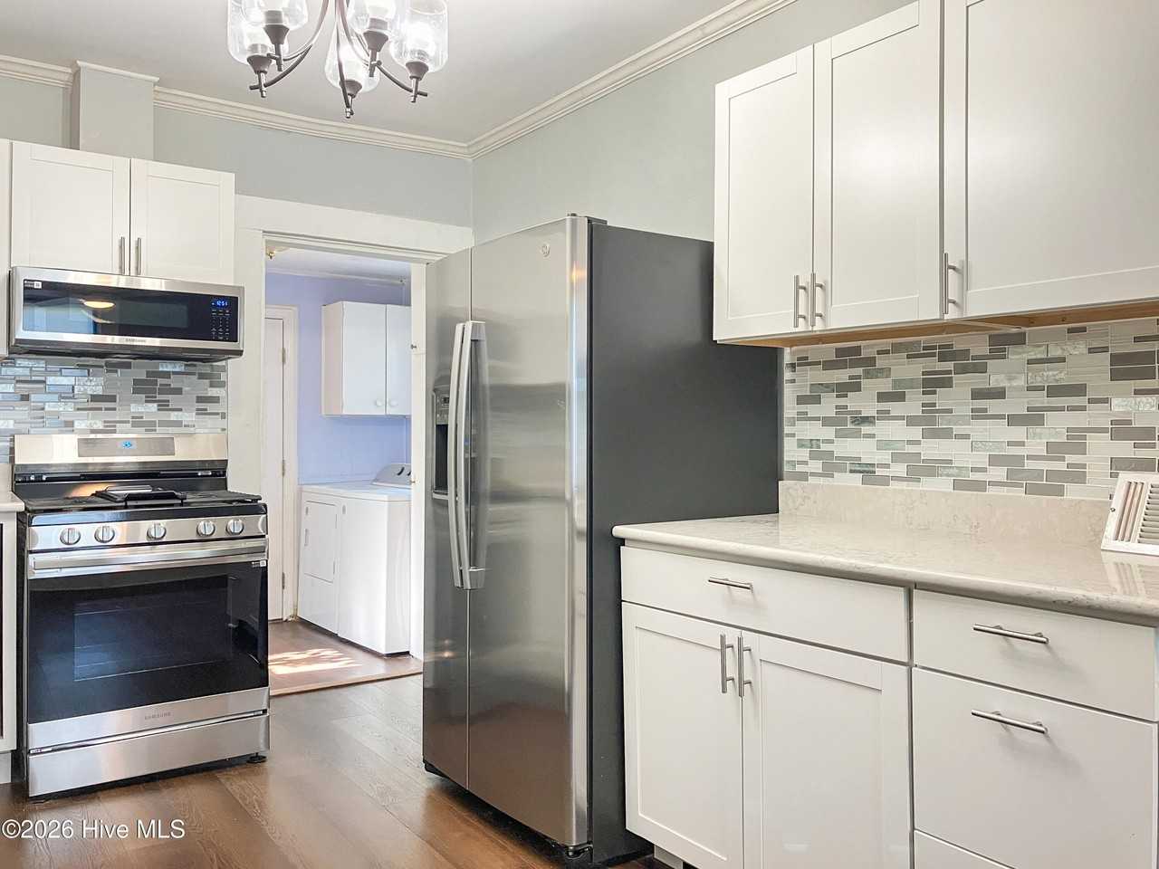 418 Lecompte Ave - Photo 2 of 18