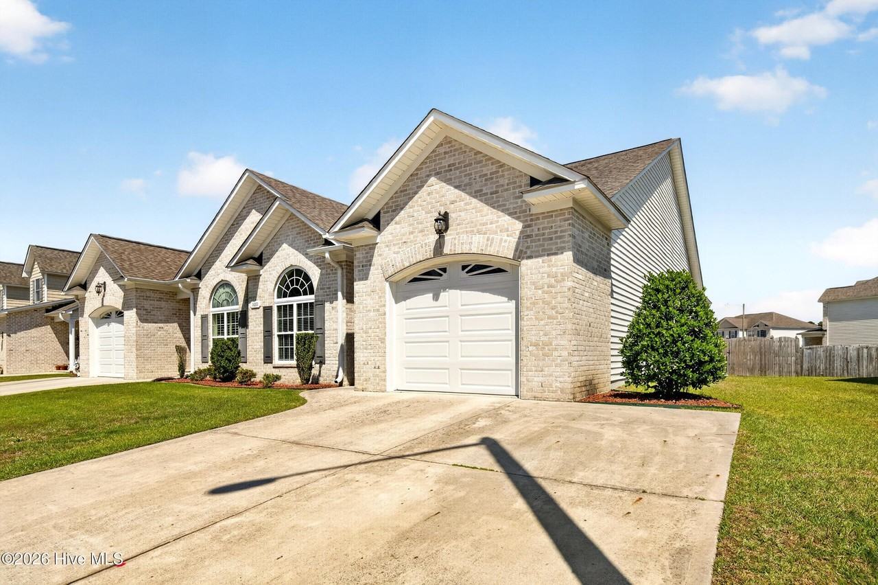 1661 Cambria Dr #B - Photo 4 of 37
