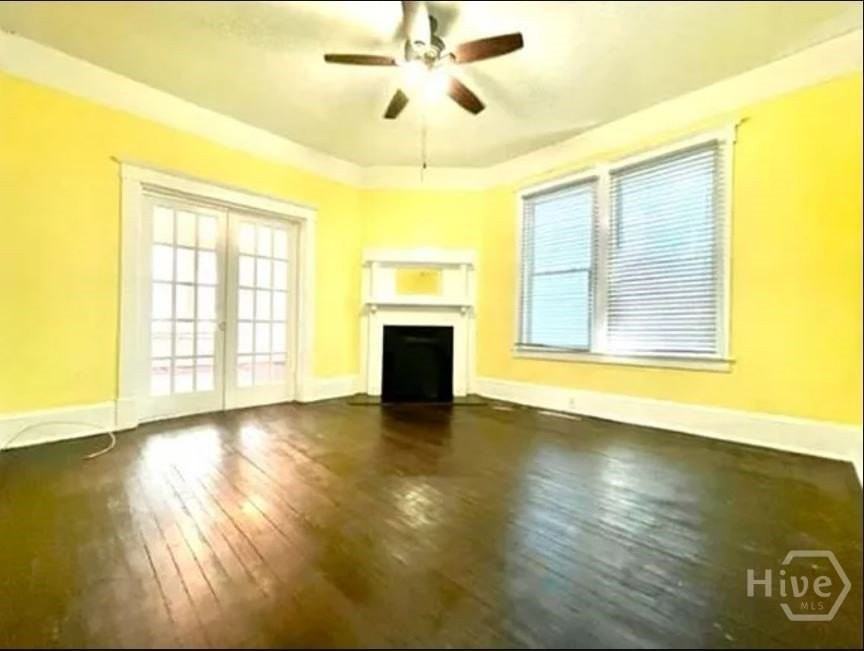 637 E 39th St - Photo 5 of 34