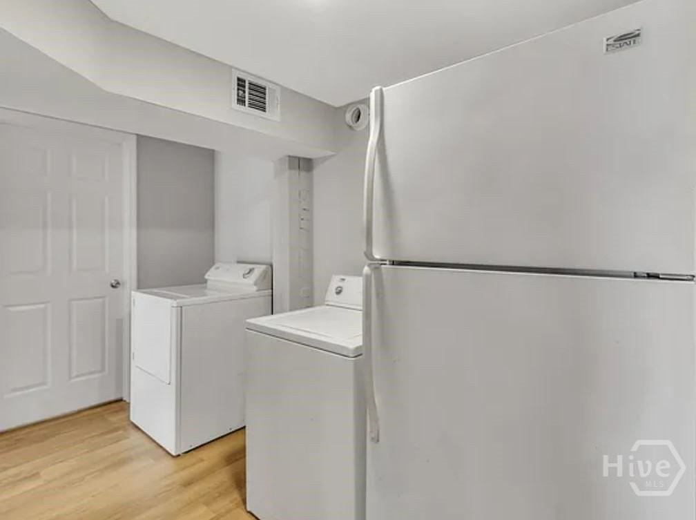 916 E 35th St - Photo 4 of 26