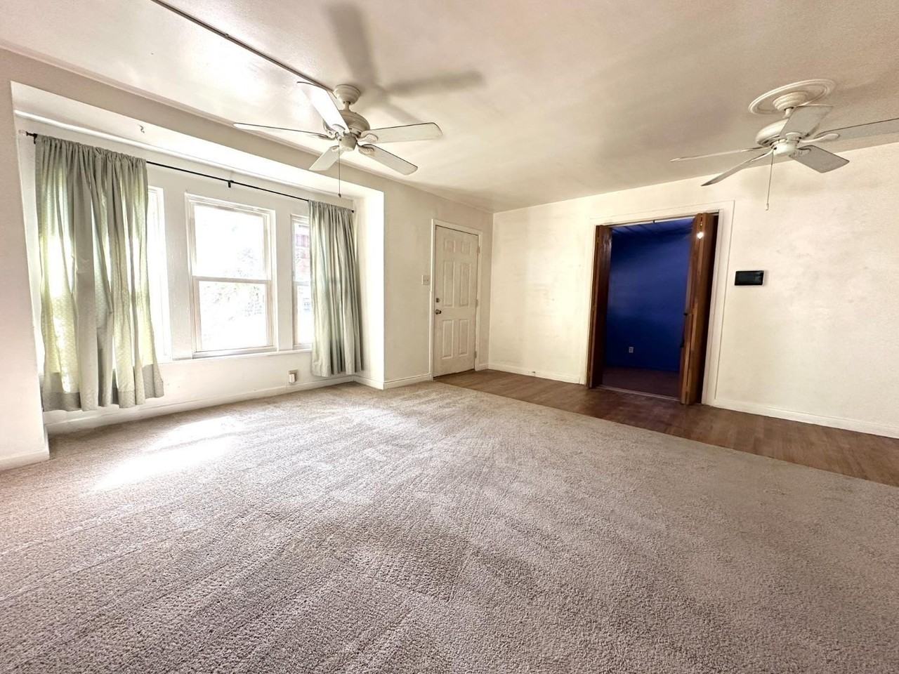 3004 43rd St - Photo 2 of 8