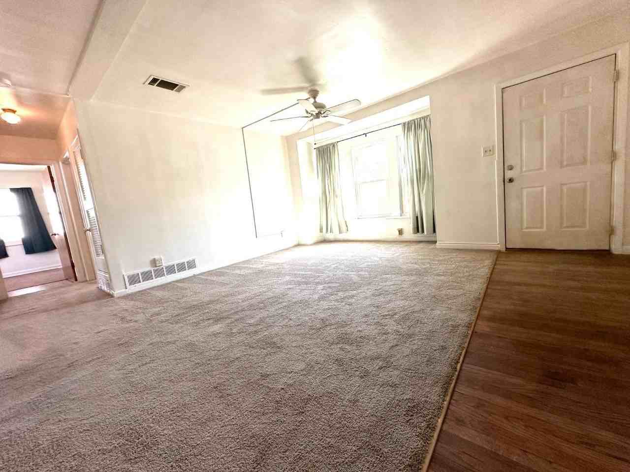 3004 43rd St - Photo 3 of 8