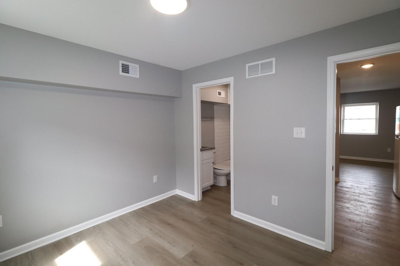203 S 1st St #209 - Photo 7 of 10