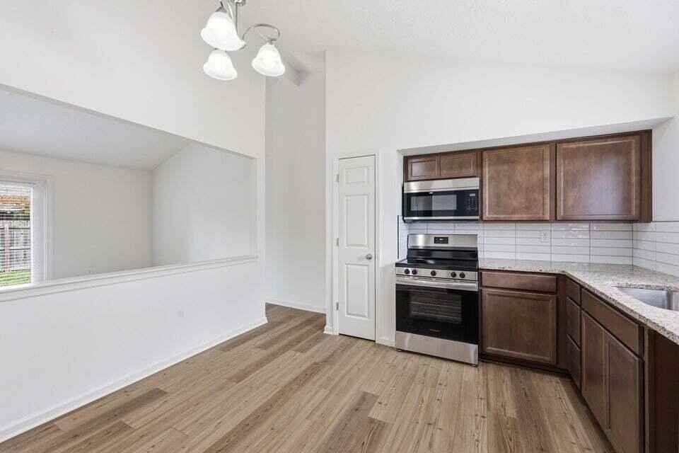 1409 Gatlinburg Ct - Photo 5 of 19