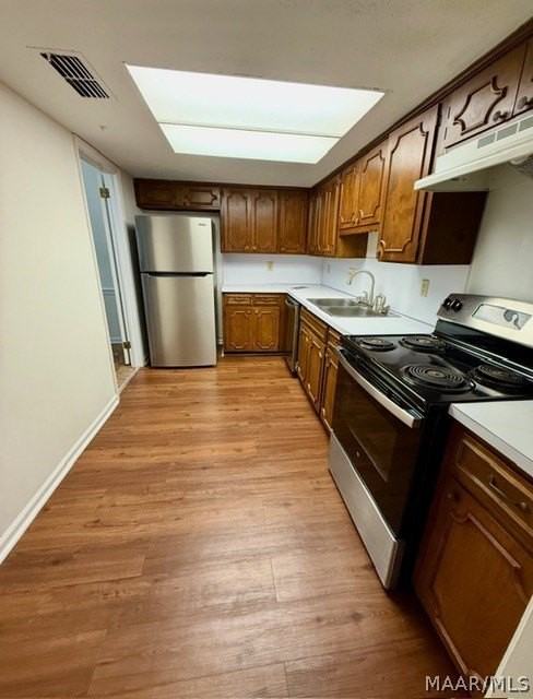2066 Rexford Rd - Photo 3 of 14