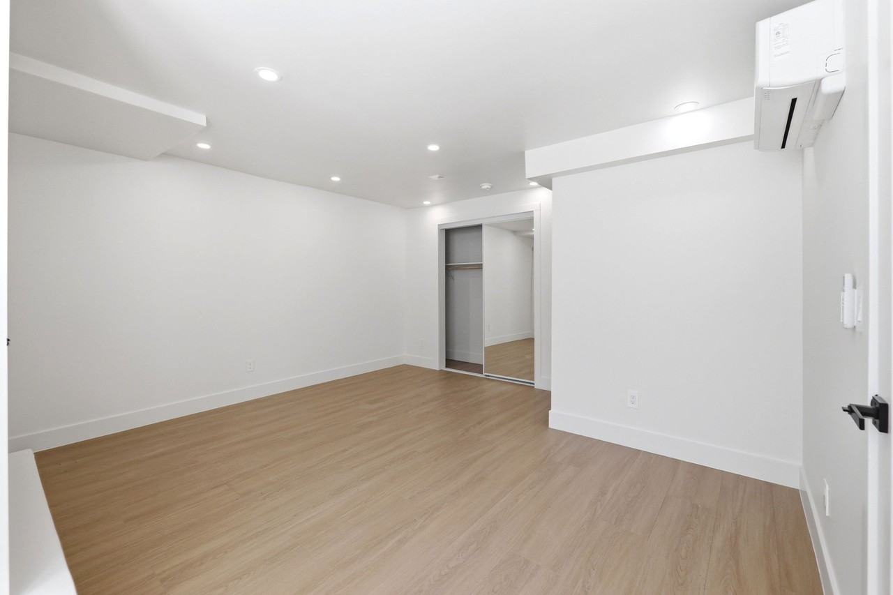994 Noe St #2 - Photo 3 of 34