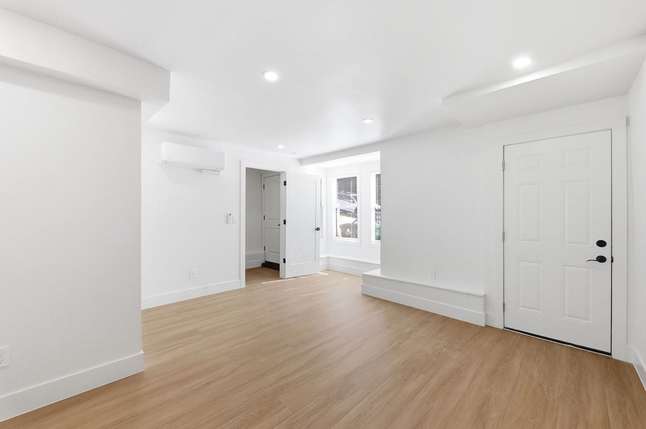 994 Noe St #2 - Photo 5 of 34