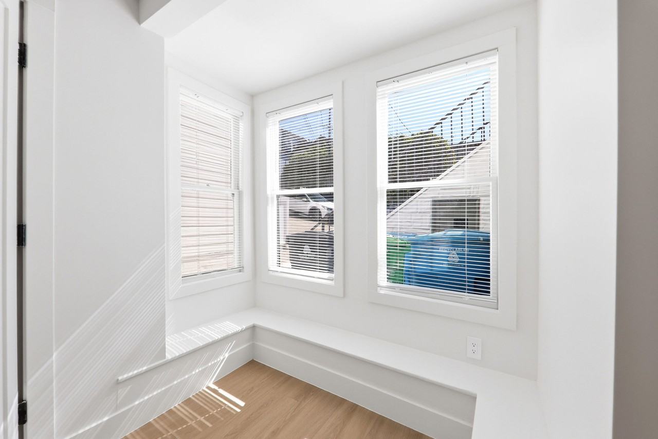 994 Noe St #2 - Photo 6 of 34