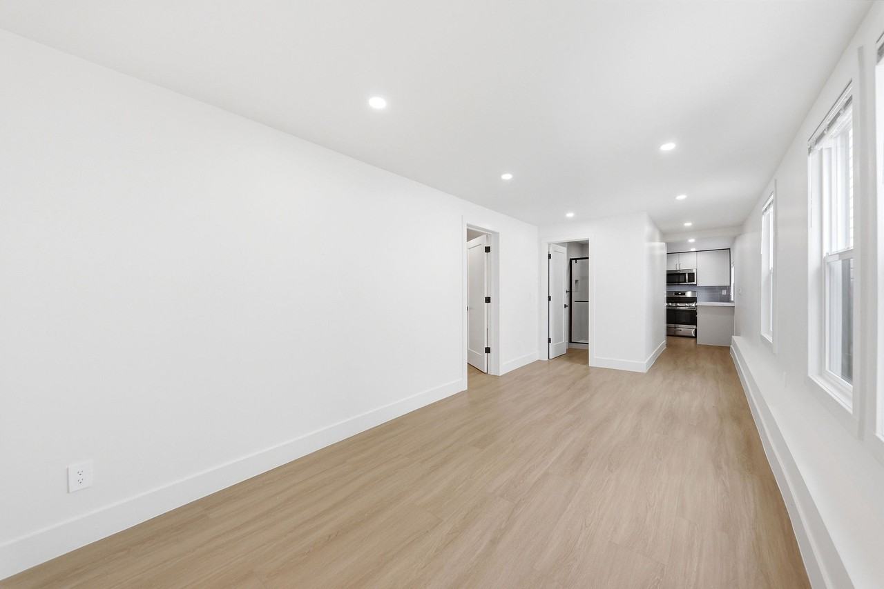 994 Noe St #2 - Photo 7 of 34