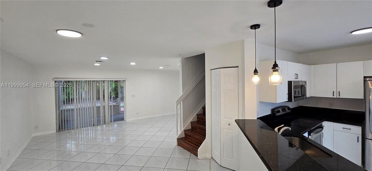 1455 Sw 48th Ter #1455 - Photo 5 of 32