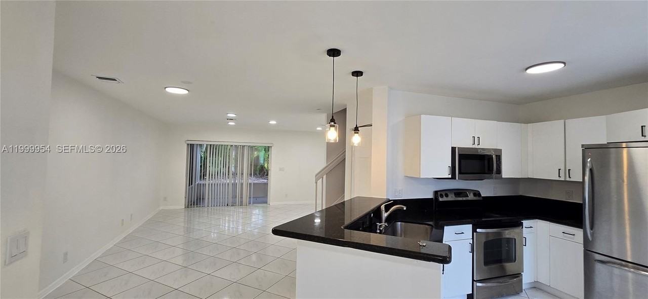 1455 Sw 48th Ter #1455 - Photo 6 of 32