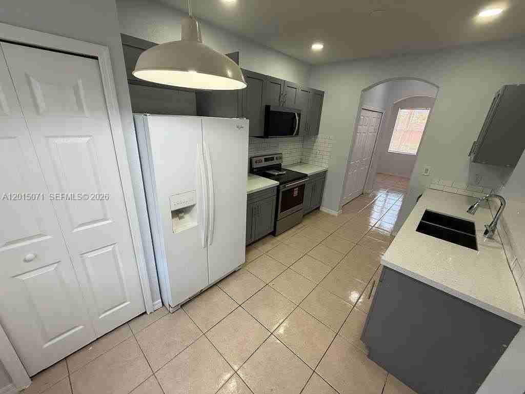 10906 Sw 243rd Ln - Photo 2 of 4