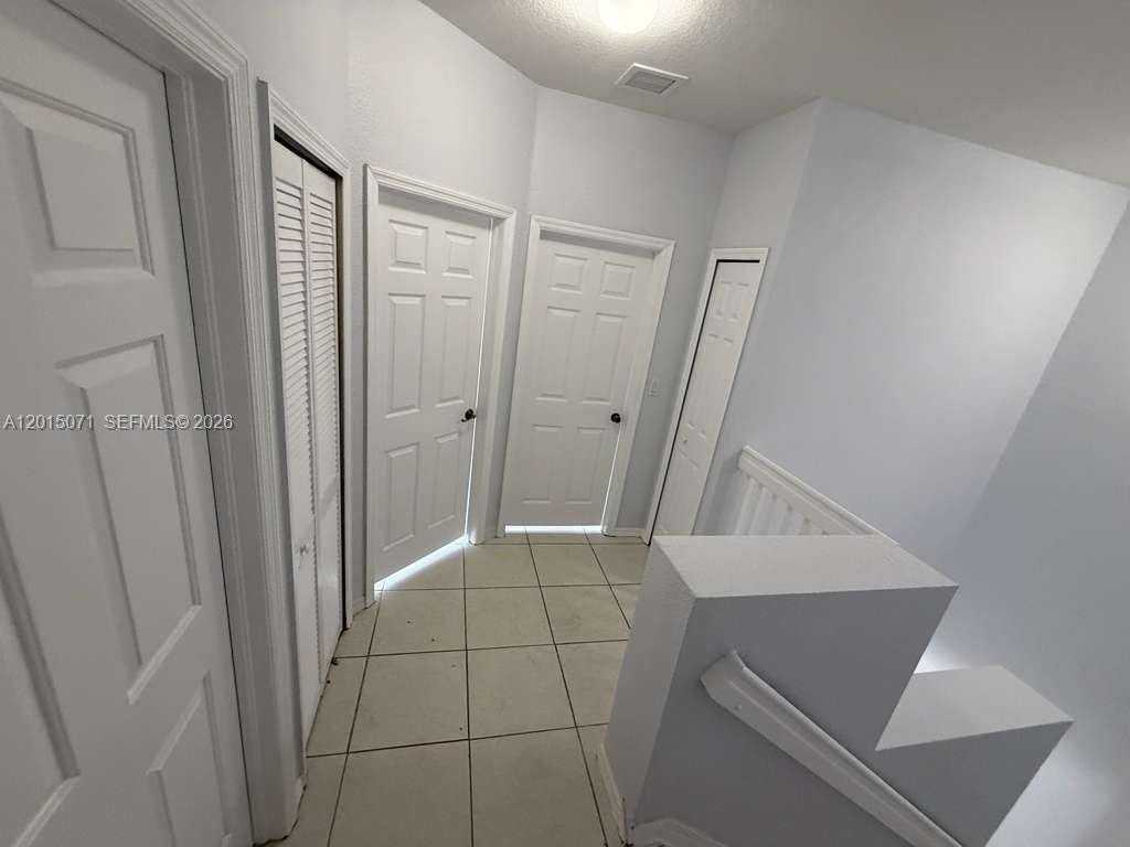 10906 Sw 243rd Ln - Photo 3 of 4