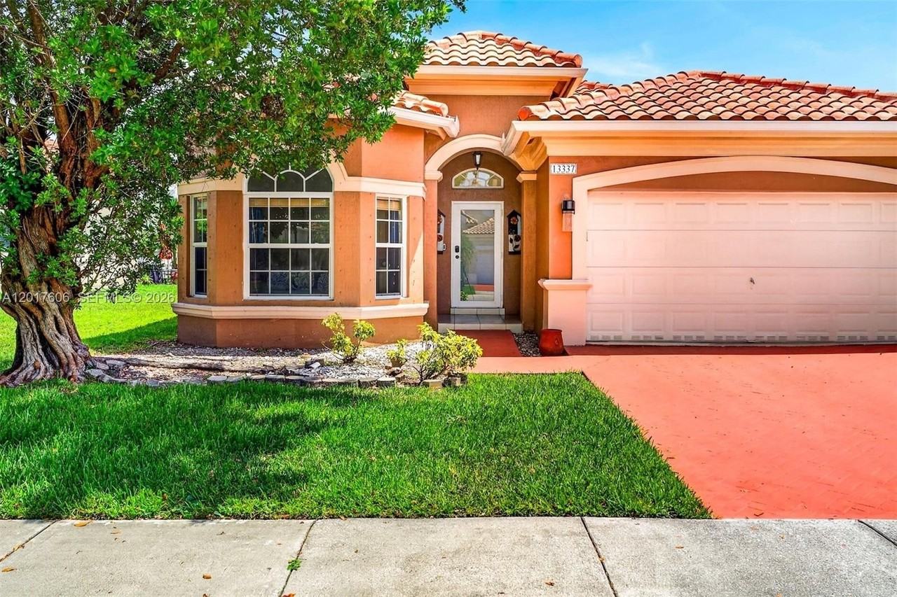 13337 Sw 52nd St - Photo 3 of 40