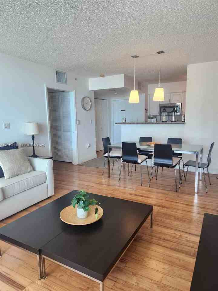1155 Brickell Bay Dr #1807