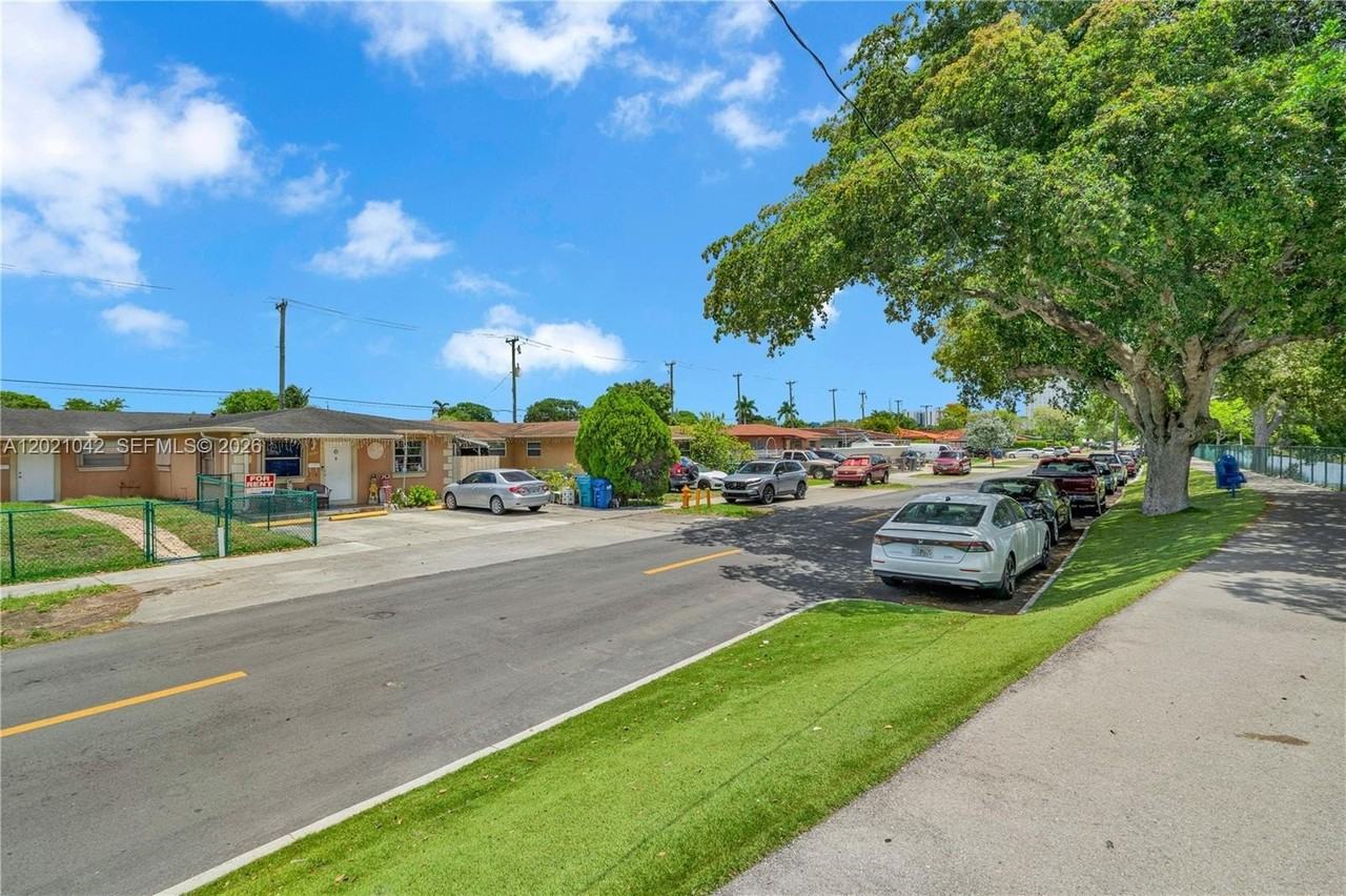 11381 Sw 7th Ter #0 - Photo 2 of 33