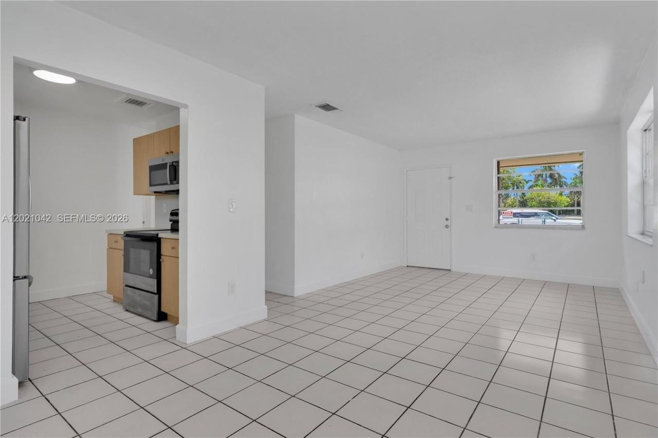 11381 Sw 7th Ter #0 - Photo 7 of 33