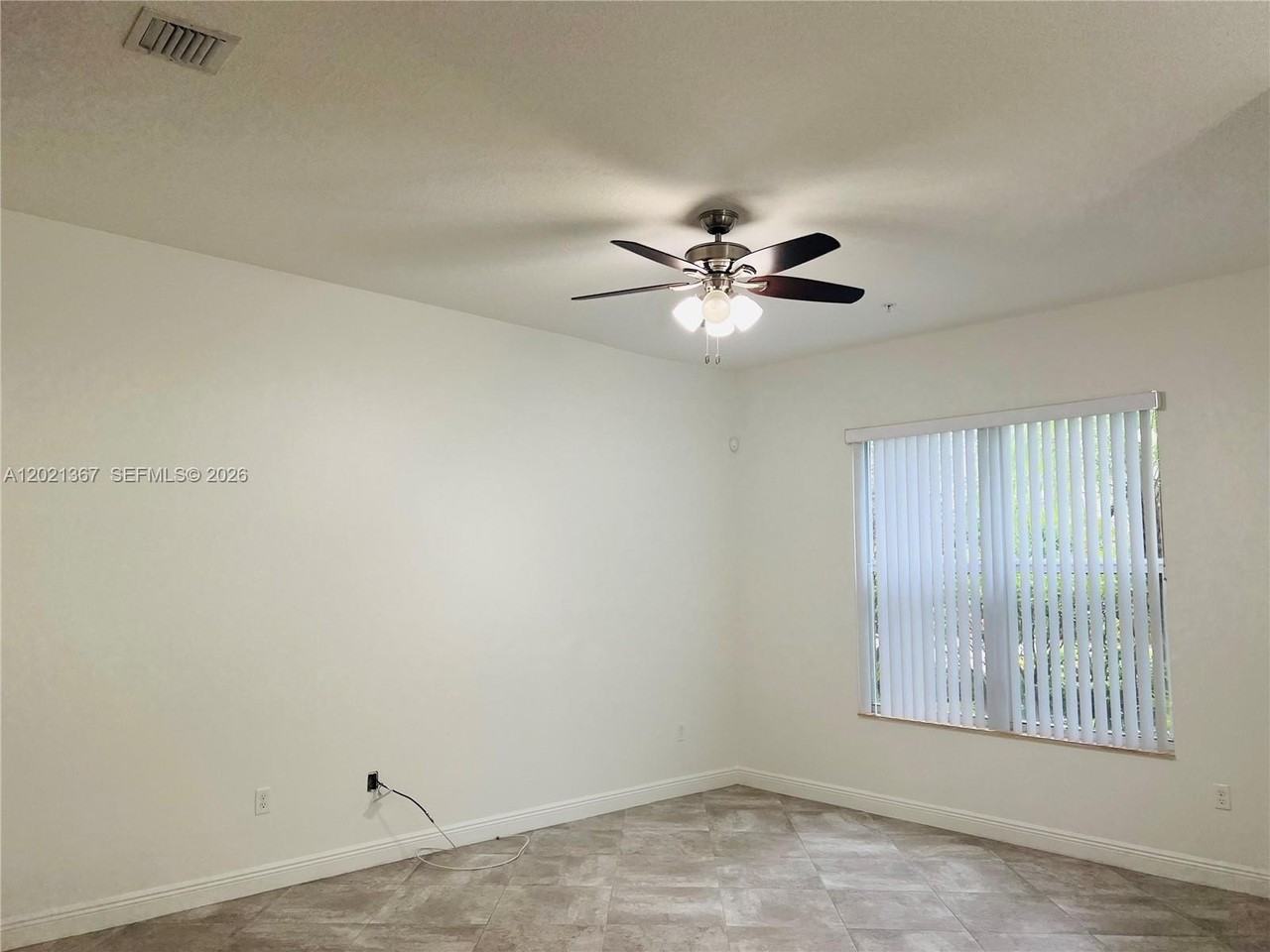 12432 Nw 18th Ct - Photo 4 of 10