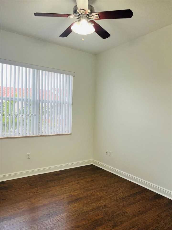 12432 Nw 18th Ct - Photo 6 of 10