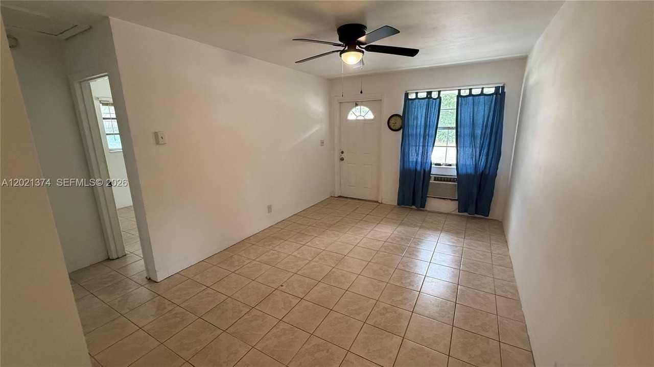 4940 Sw 28th Ter #S - Photo 4 of 15