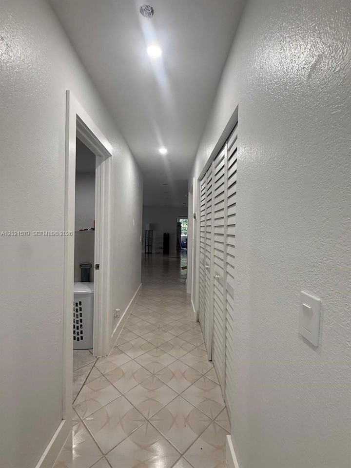 22445 Sw 264th St - Photo 5 of 12