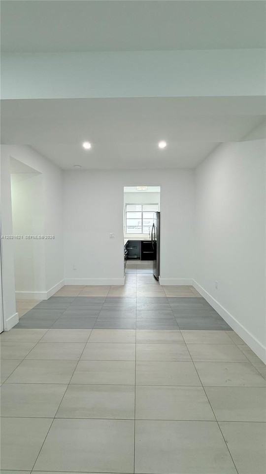 2021 Meridian Ave #6 - Photo 5 of 29