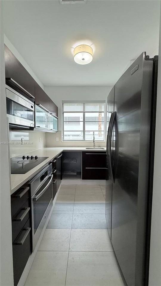 2021 Meridian Ave #6 - Photo 6 of 29