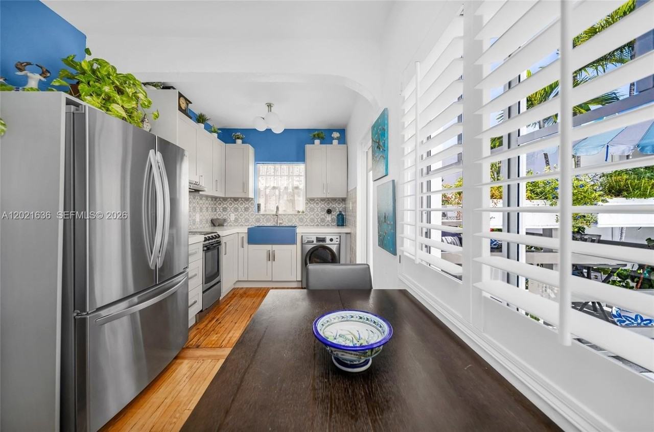 408 W 25th St #8 - Photo 5 of 22