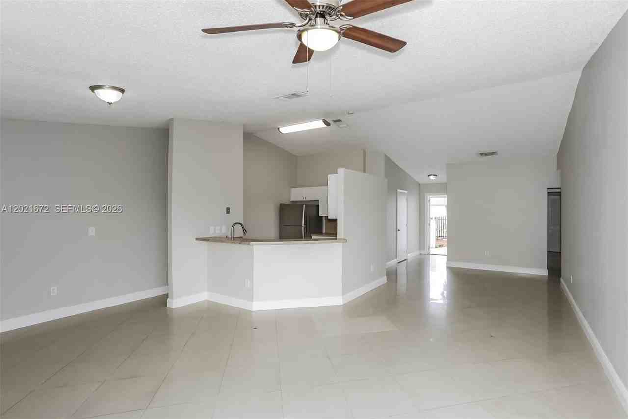12324 Sw 198th St - Photo 4 of 15