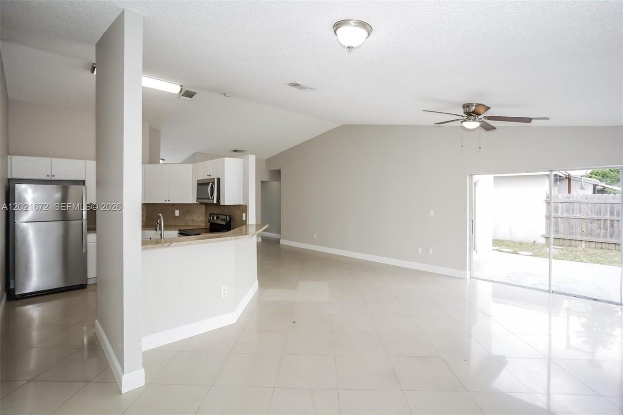12324 Sw 198th St - Photo 5 of 15