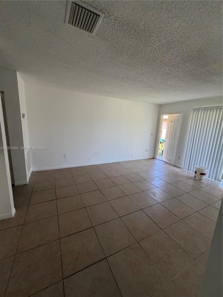 1491 Nw 22nd Ct #3 - Photo 3 of 5