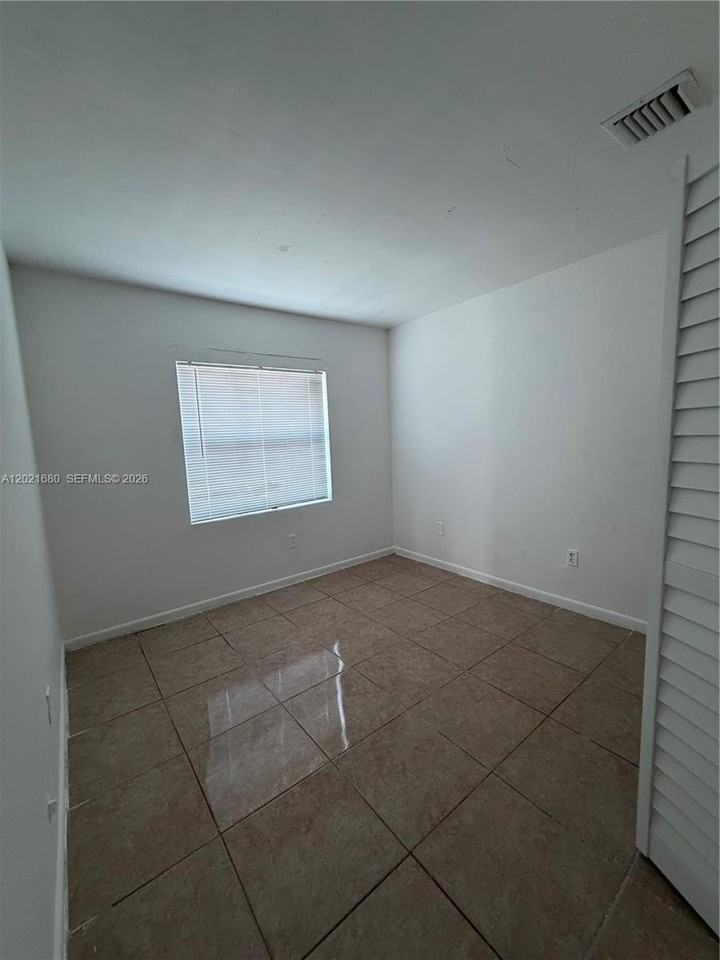 1491 Nw 22nd Ct #3 - Photo 4 of 5