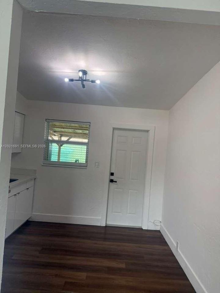 2029 Washington Ave #1 - Photo 2 of 16