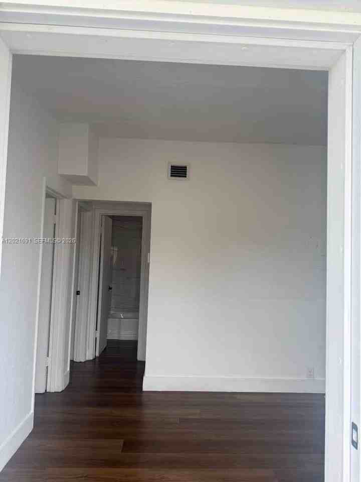 2029 Washington Ave #1 - Photo 5 of 16