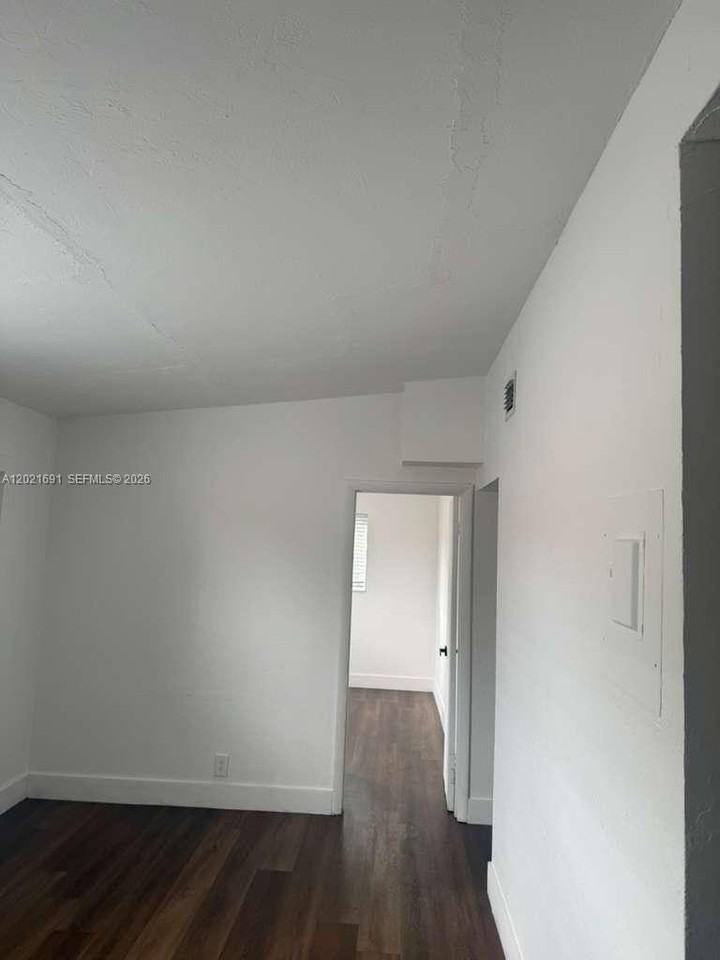 2029 Washington Ave #1 - Photo 6 of 16