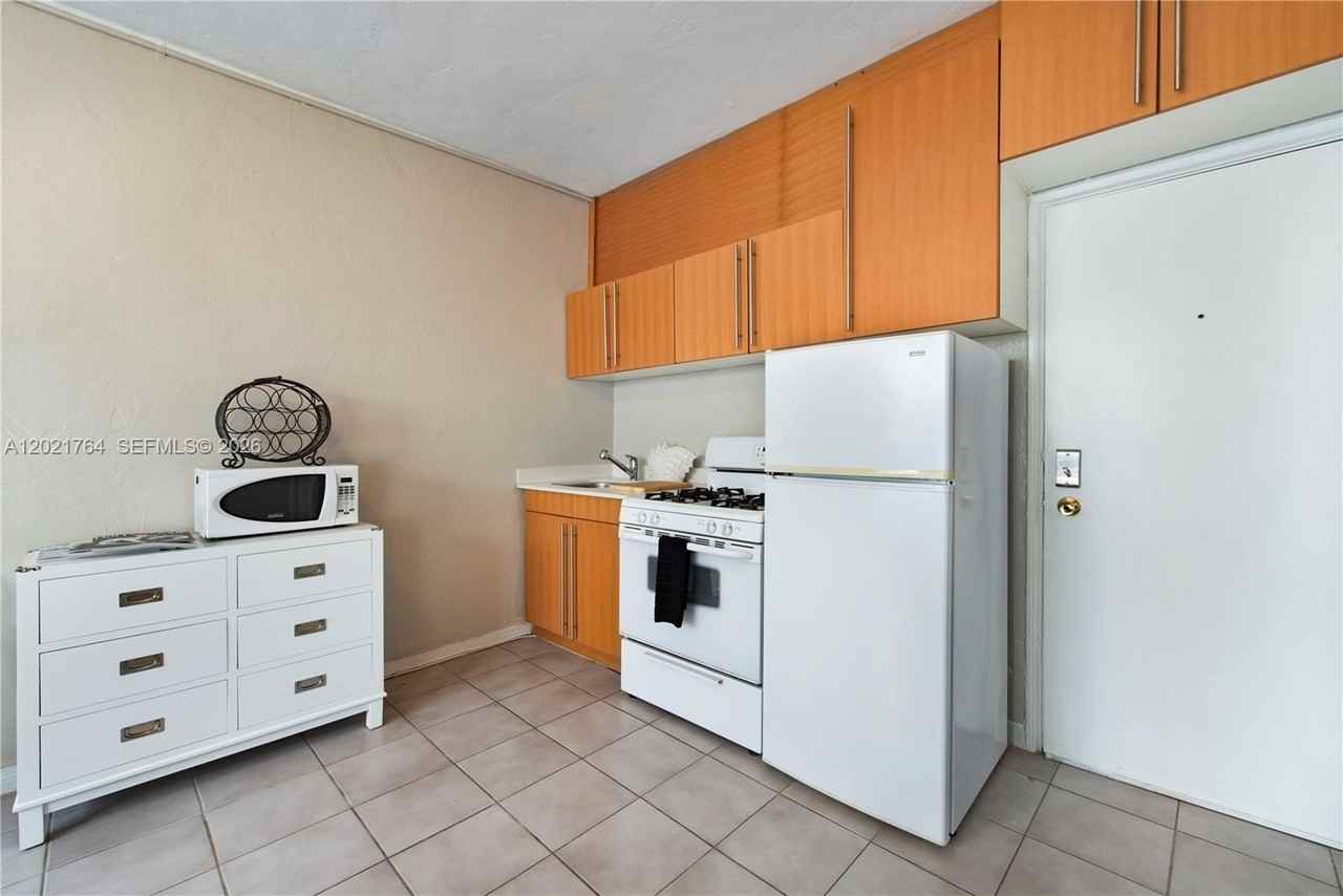 3710 Collins Ave #N305 - Photo 7 of 11