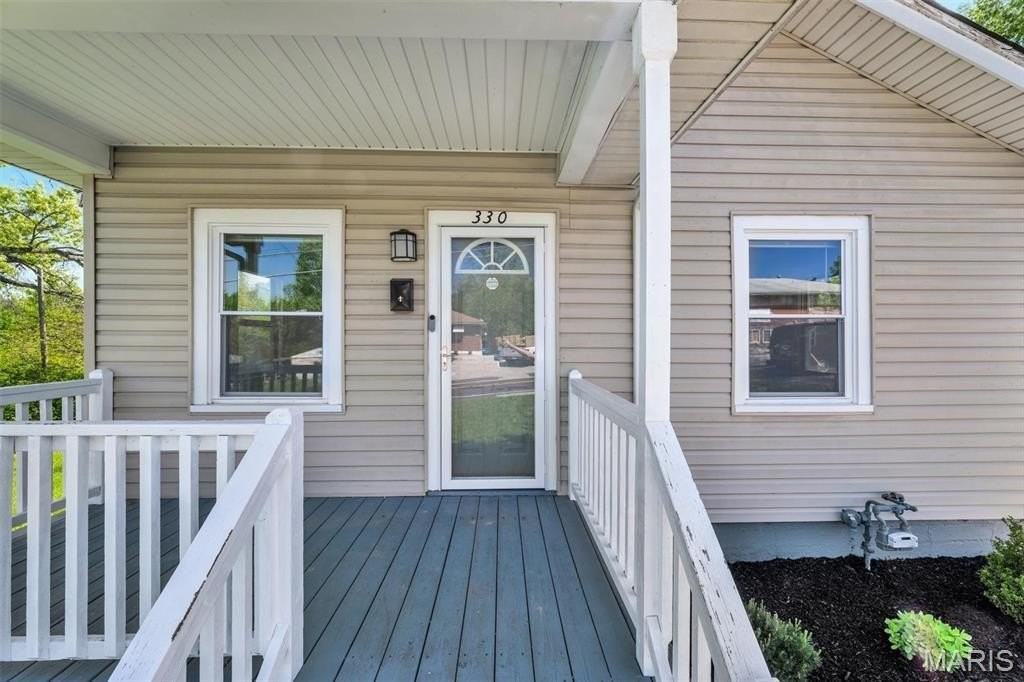 330 Chambers Rd - Photo 4 of 33