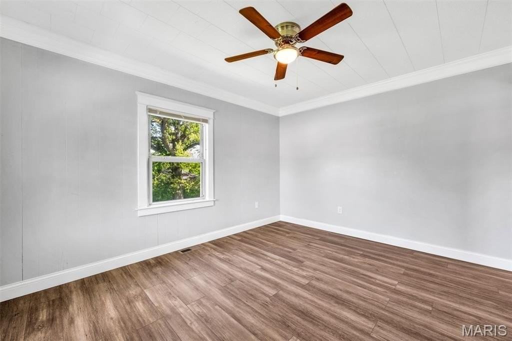330 Chambers Rd - Photo 7 of 33