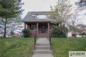 featured image of 449 Metlars Ln