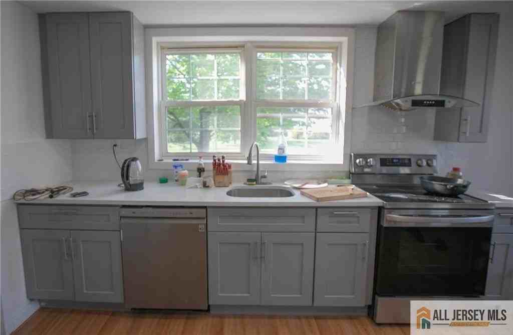 449 Metlars Ln - Photo 4 of 35