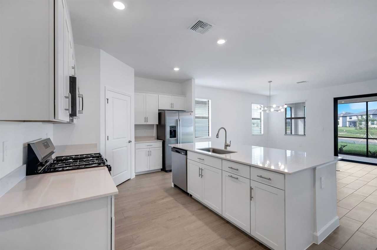 19232 Gentry Pl - Photo 5 of 28