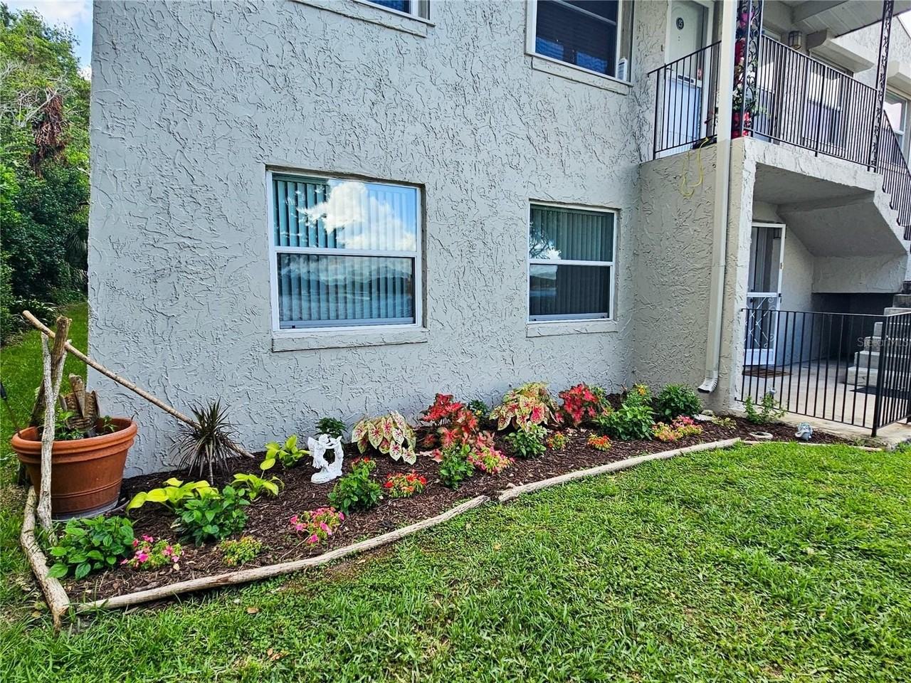 1103 Cypress Gardens Blvd #17 - Photo 2 of 22