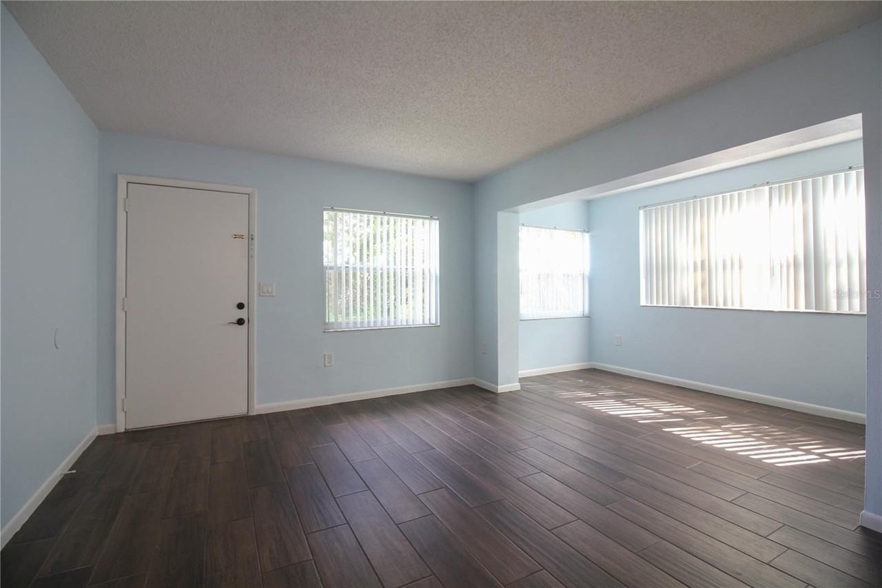 1103 Cypress Gardens Blvd #17 - Photo 6 of 22