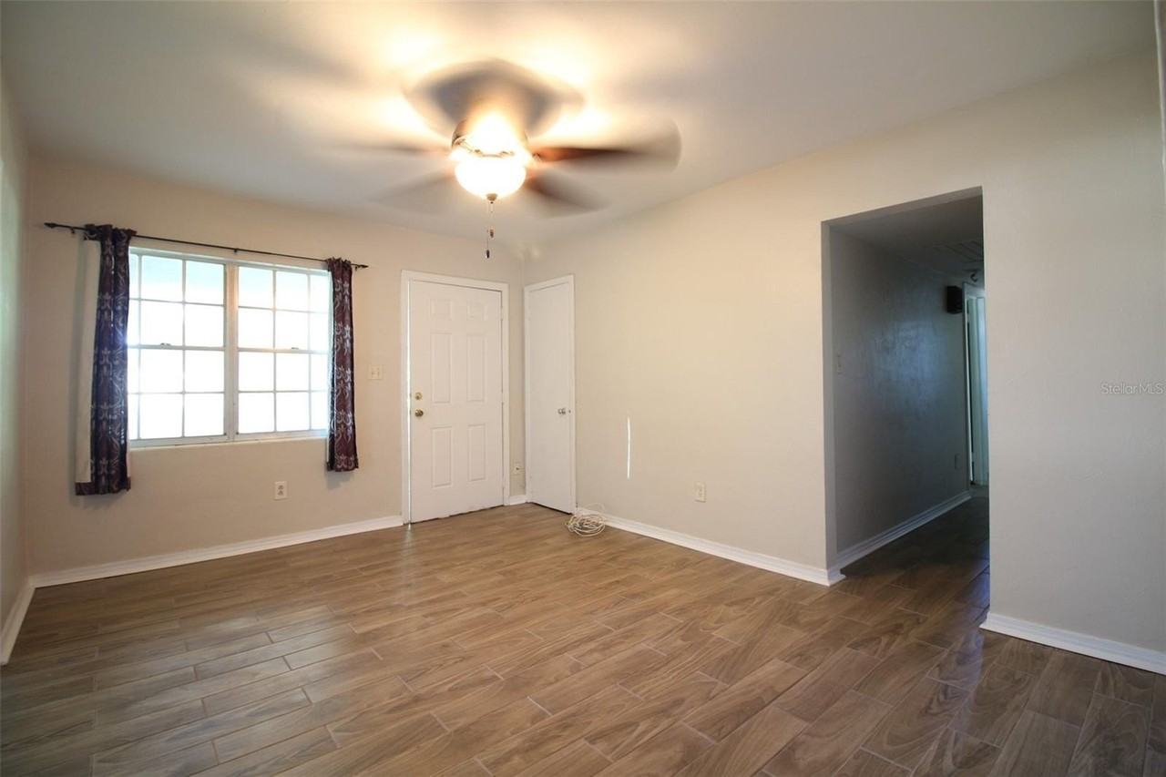 350 Bonnyview Dr - Photo 2 of 13