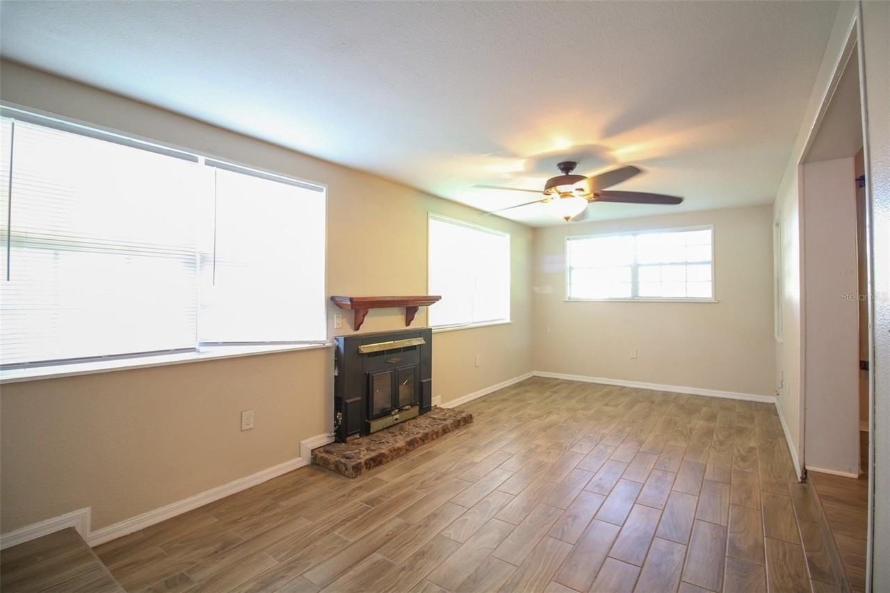 350 Bonnyview Dr - Photo 5 of 13