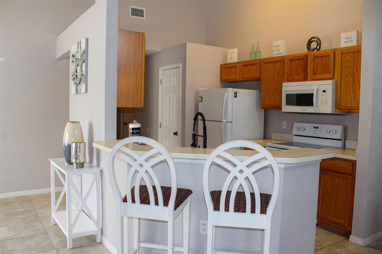 108 Grosvenor Loop - Photo 2 of 13