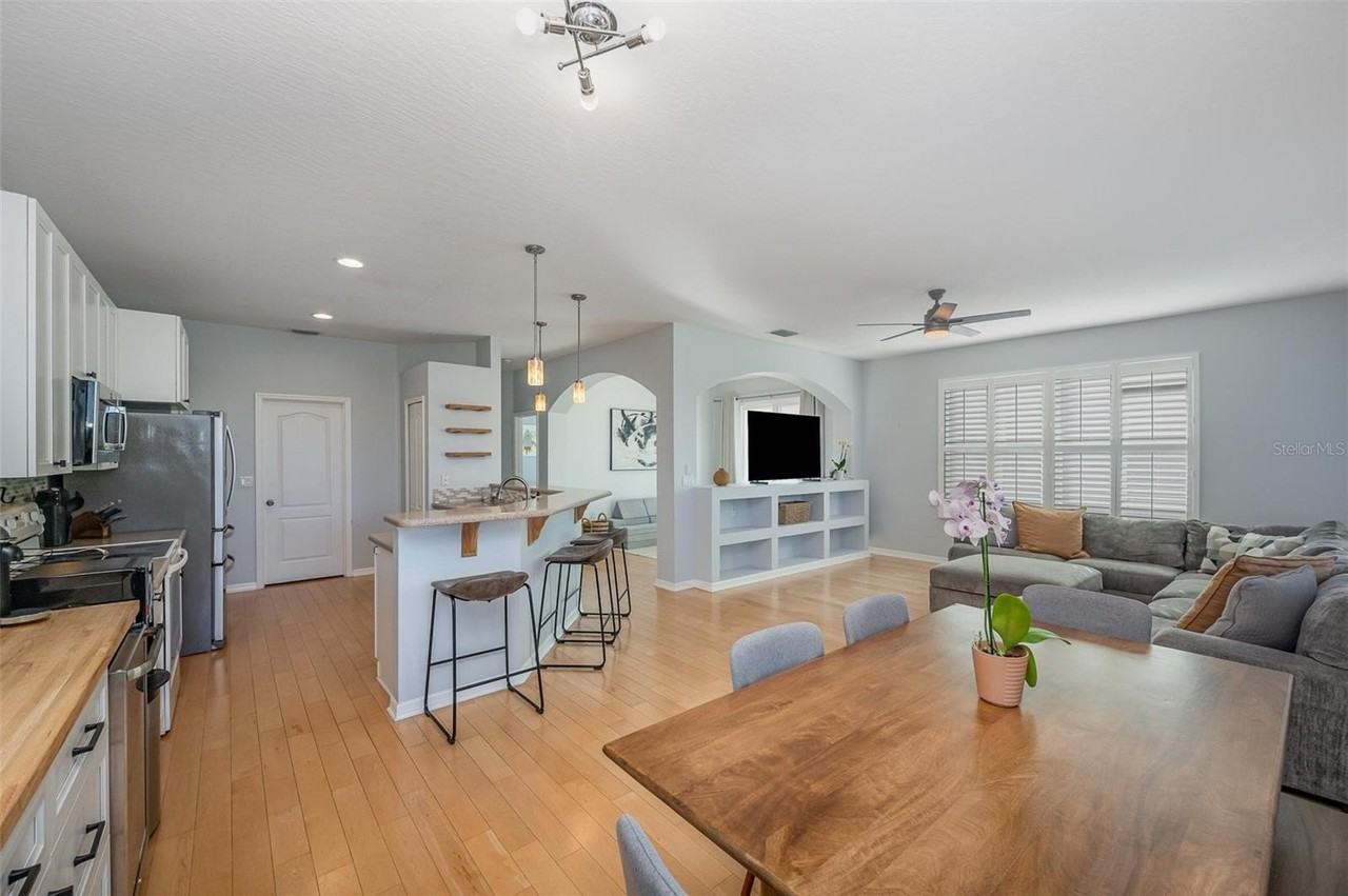 414 Barnacle Ln - Photo 7 of 17